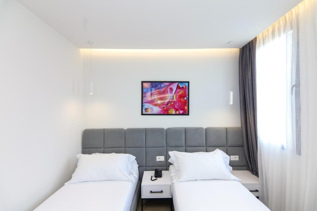 N Center By Noshi Hotell Tiranë