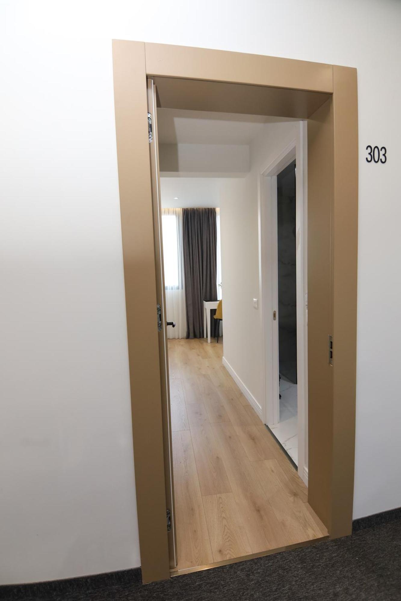 N Center By Noshi 4* Tiranë